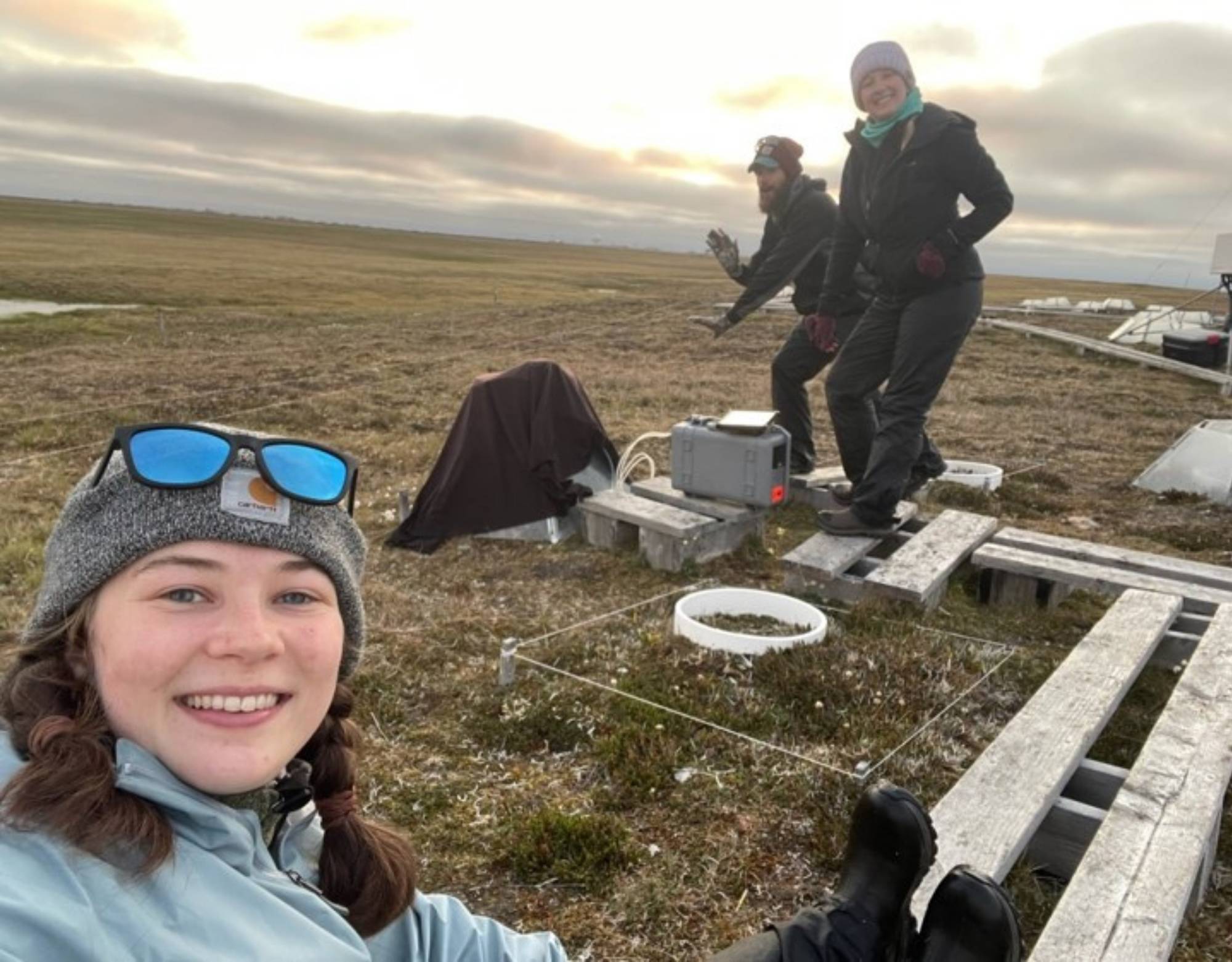 Barrow crew taking flux measurements during the diurnal